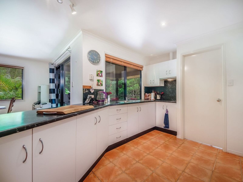 6 Smedley Drive, Pomona QLD 4568