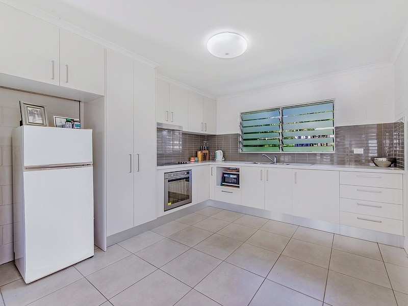 16 Tree Street, Pomona QLD 4568