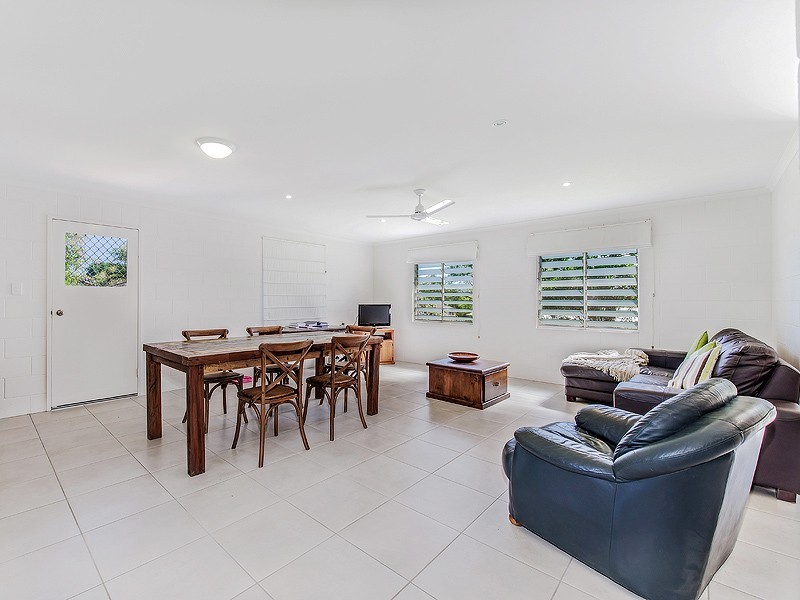 16 Tree Street, Pomona QLD 4568