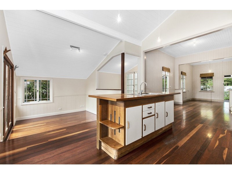 8 Queen Street, Cooran QLD 4569