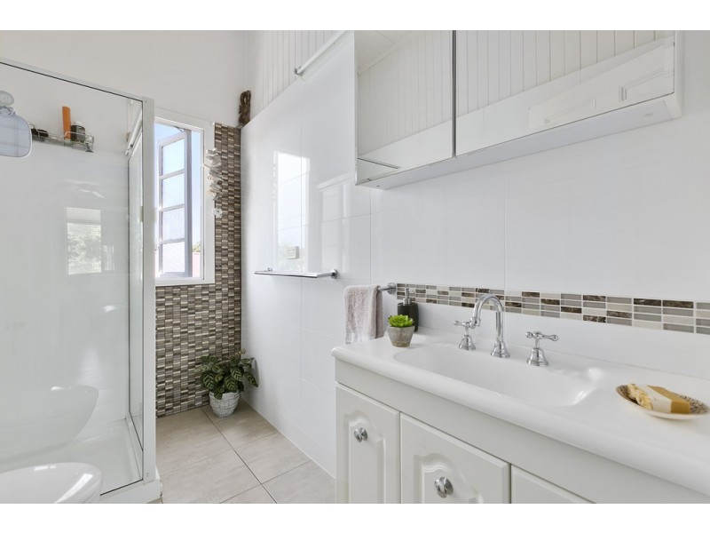 23 Red Street, Pomona QLD 4568