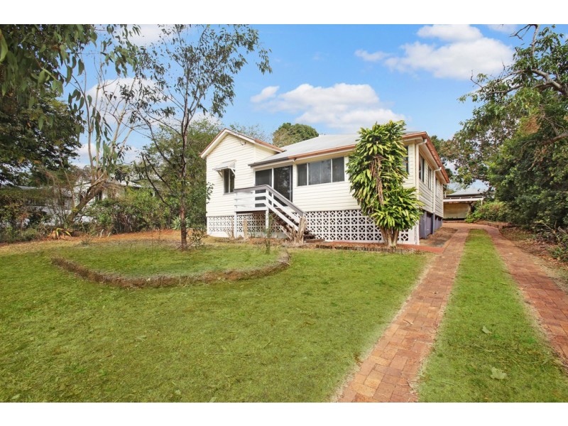 9 Railway Parade, Pomona QLD 4568
