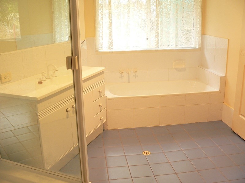 128 Brewers Road, Cooran QLD 4569