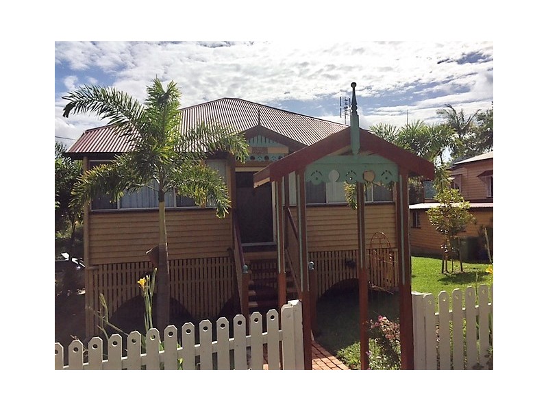 15 Memorial Avenue, Pomona QLD 4568