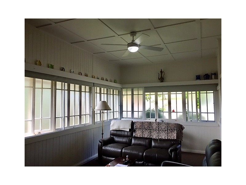 15 Memorial Avenue, Pomona QLD 4568