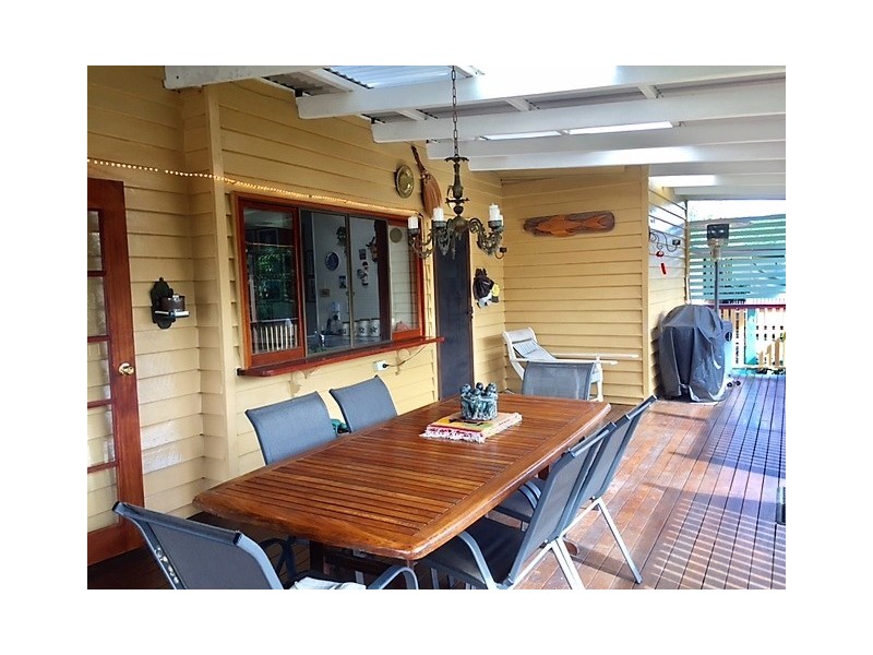 15 Memorial Avenue, Pomona QLD 4568