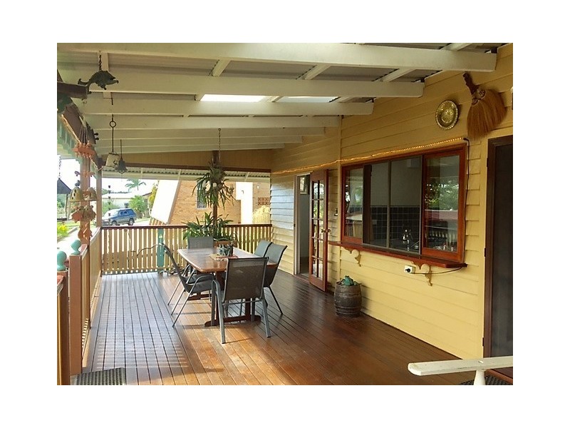 15 Memorial Avenue, Pomona QLD 4568