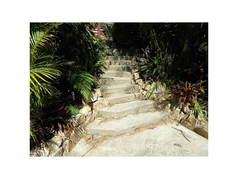 16 Pine Street, Pomona QLD 4568