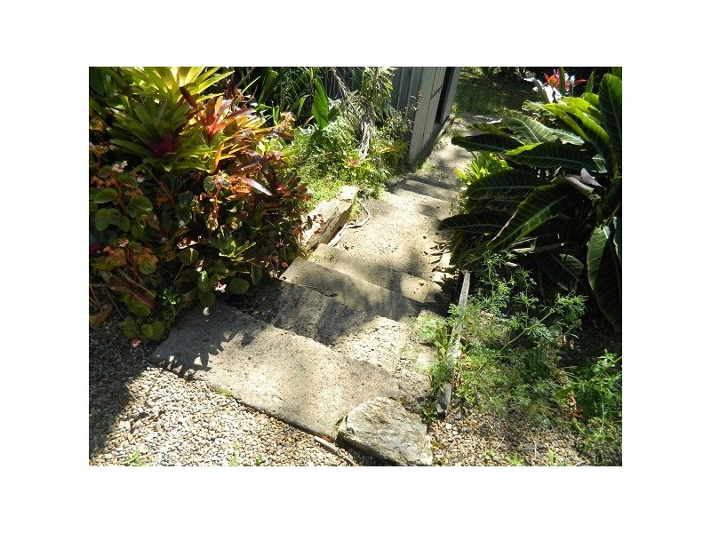 16 Pine Street, Pomona QLD 4568