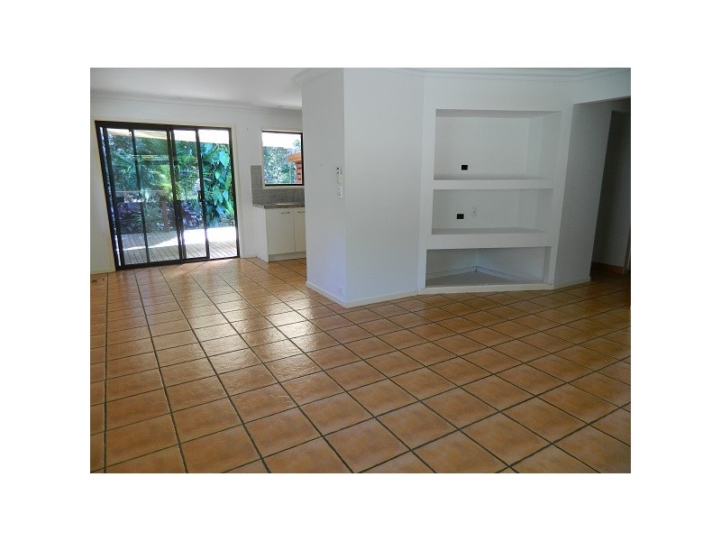 16 Pine Street, Pomona QLD 4568