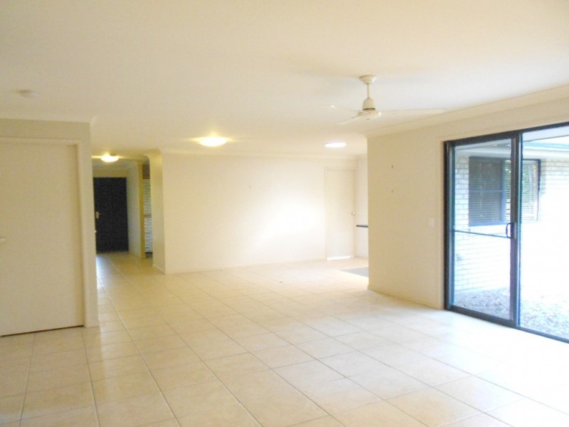 3 Palm Tree Court, Pomona QLD 4568