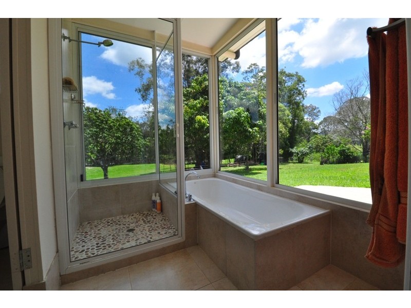 32 Buckley Road, Kin Kin QLD 4571