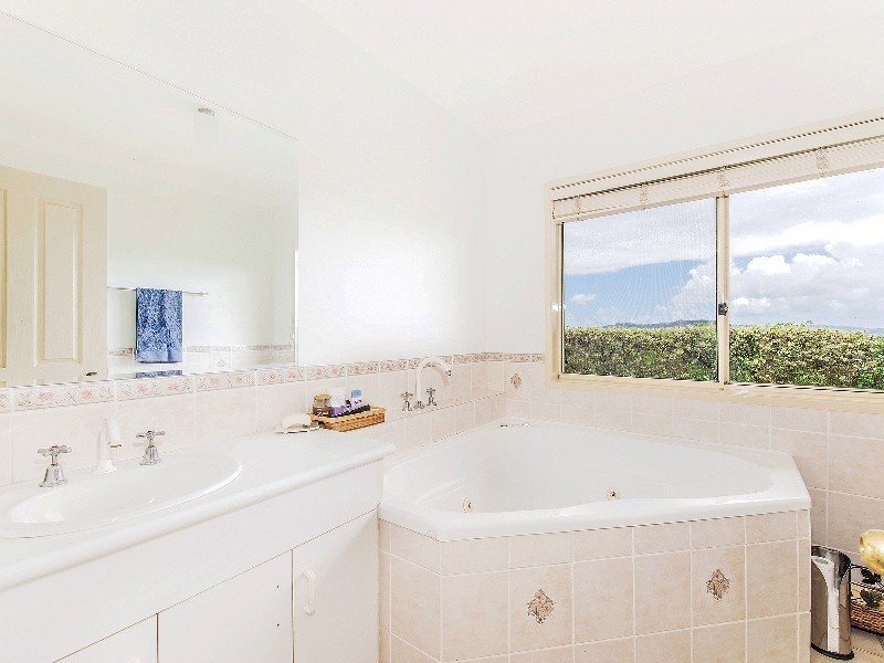 198 Lehman Road, Traveston QLD 4570