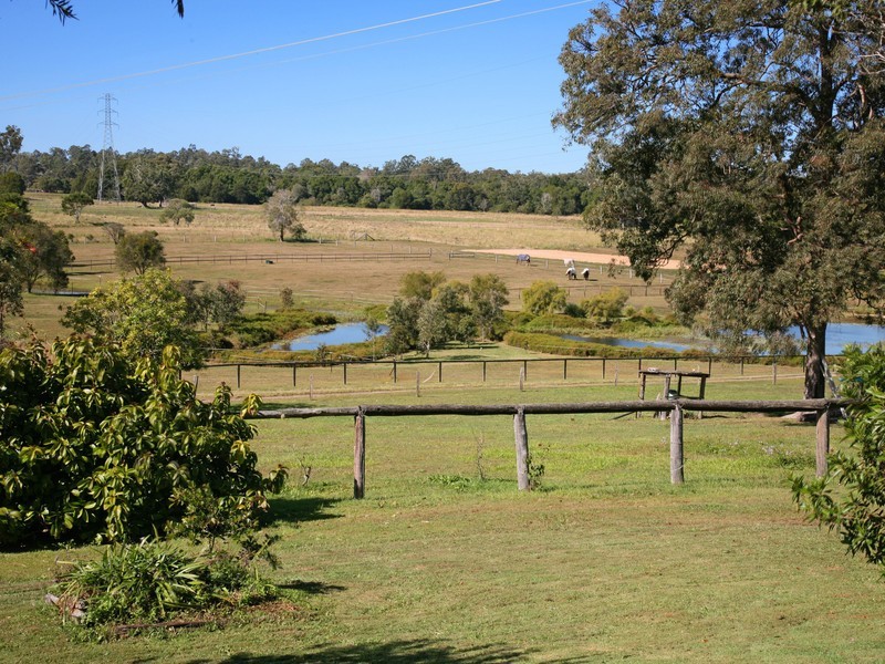 35 Mahers Road, Cooran QLD 4569