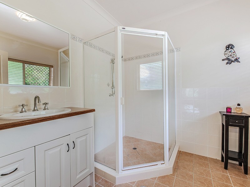 5 Stockman Court, Pomona QLD 4568