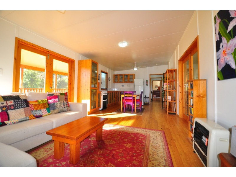 2 Leggetts Loop, Kin Kin QLD 4571