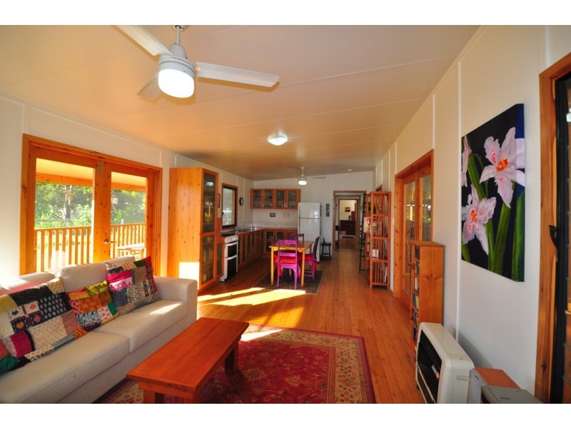 2 Leggetts Loop, Kin Kin QLD 4571