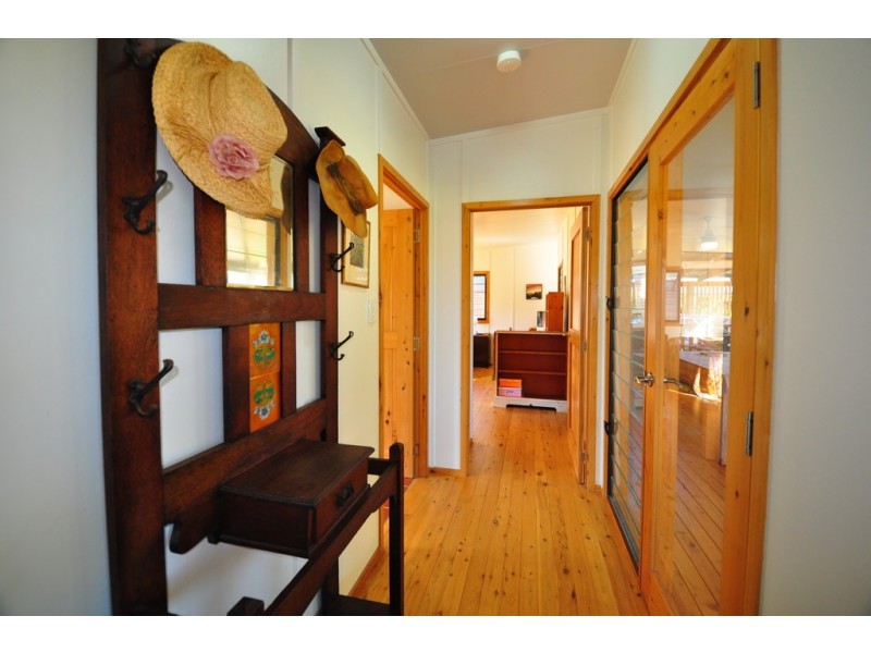 2 Leggetts Loop, Kin Kin QLD 4571