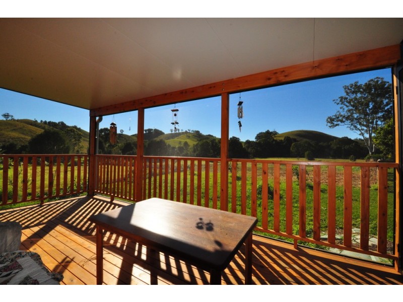 2 Leggetts Loop, Kin Kin QLD 4571