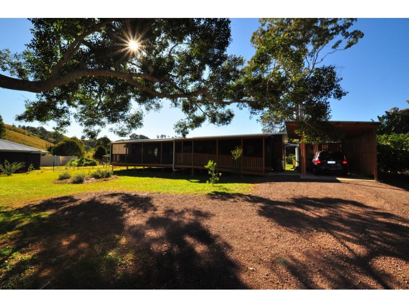 2 Leggetts Loop, Kin Kin QLD 4571