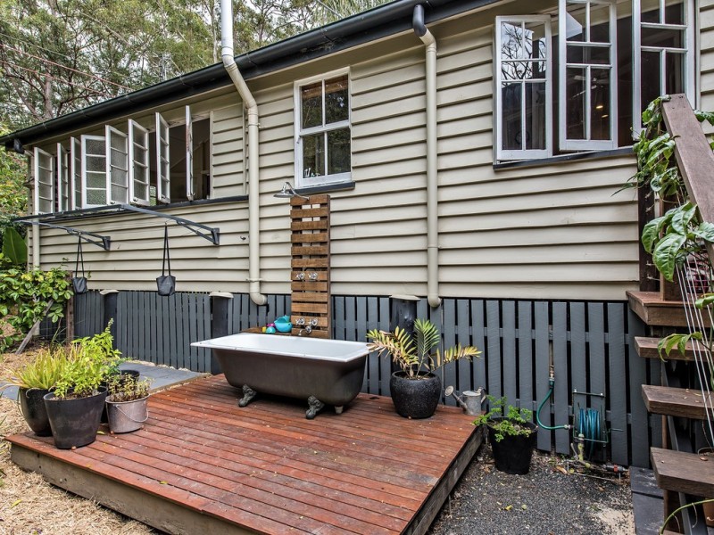 11 Mountain Street, Pomona QLD 4568