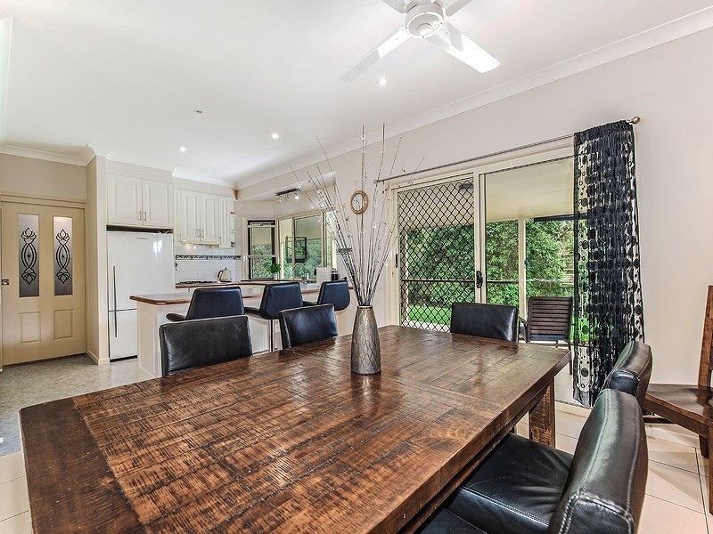 5 Stockman Court, Pomona QLD 4568