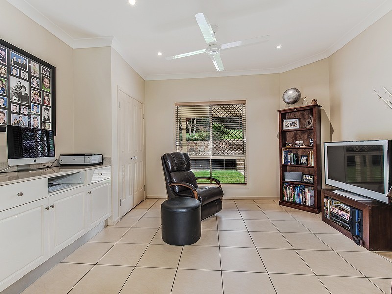 5 Stockman Court, Pomona QLD 4568