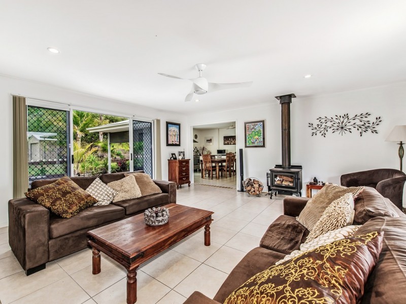 27 Risley Court, Cooran QLD 4569