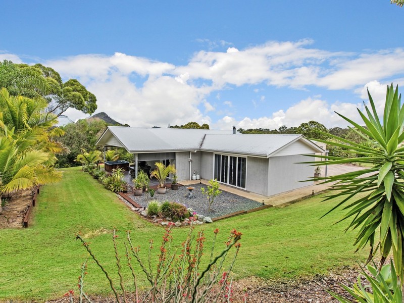 27 Risley Court, Cooran QLD 4569