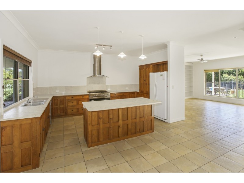 6 Orana Avenue, Pomona QLD 4568