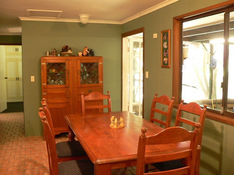 6 Kelly Court, Lake Macdonald QLD 4563