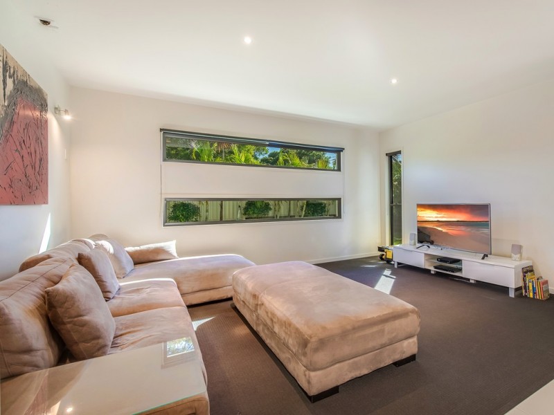 8 Straker Drive, Cooroy QLD 4563