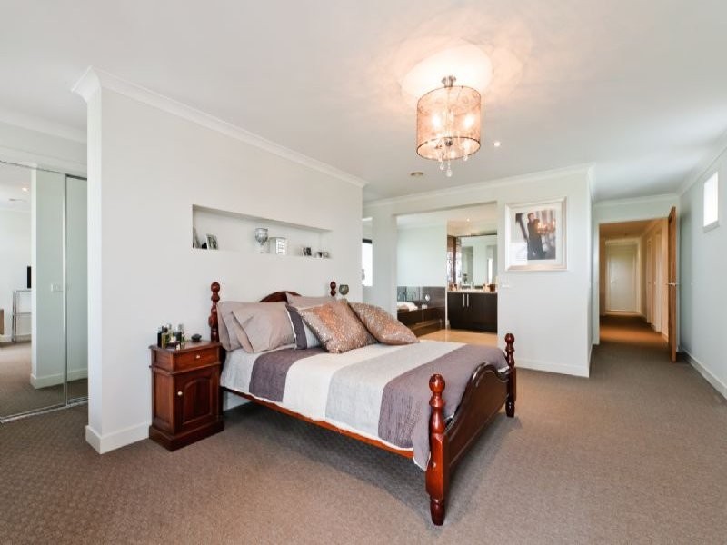 25 Cascade Terrace, Craigieburn VIC 3064