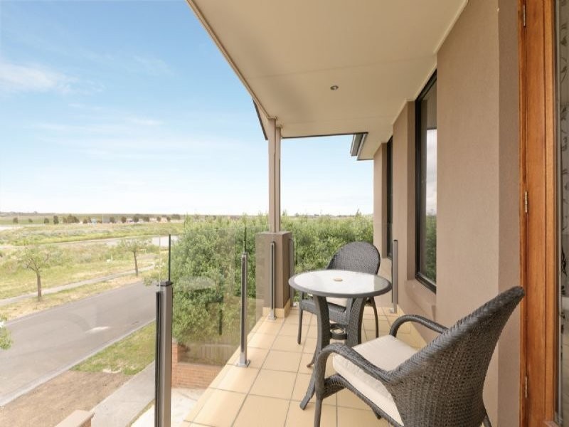25 Cascade Terrace, Craigieburn VIC 3064
