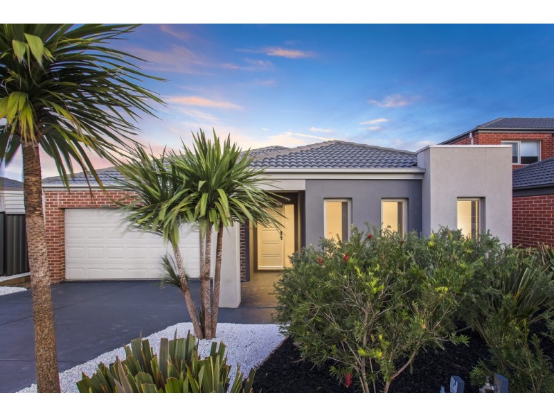 27 Kensley Circuit, Craigieburn VIC 3064