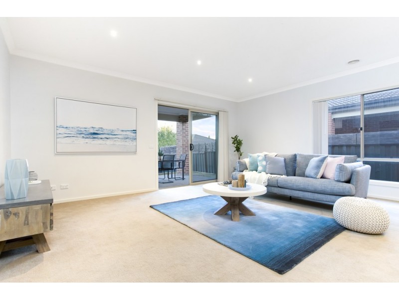 27 Kensley Circuit, Craigieburn VIC 3064