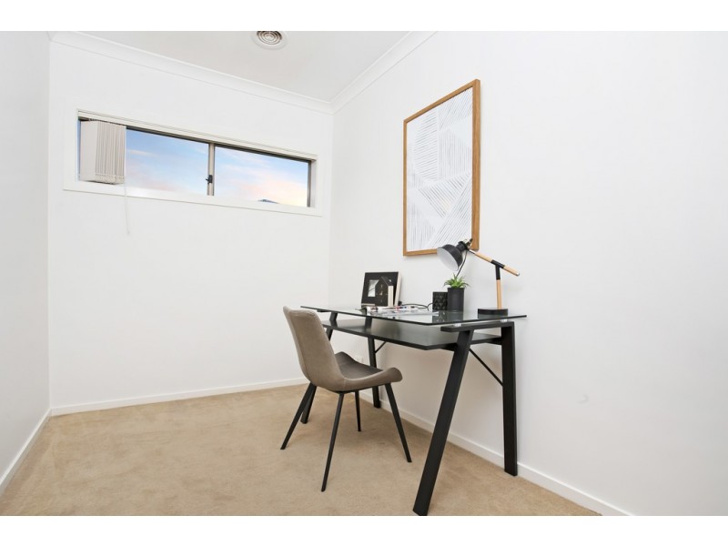 27 Kensley Circuit, Craigieburn VIC 3064