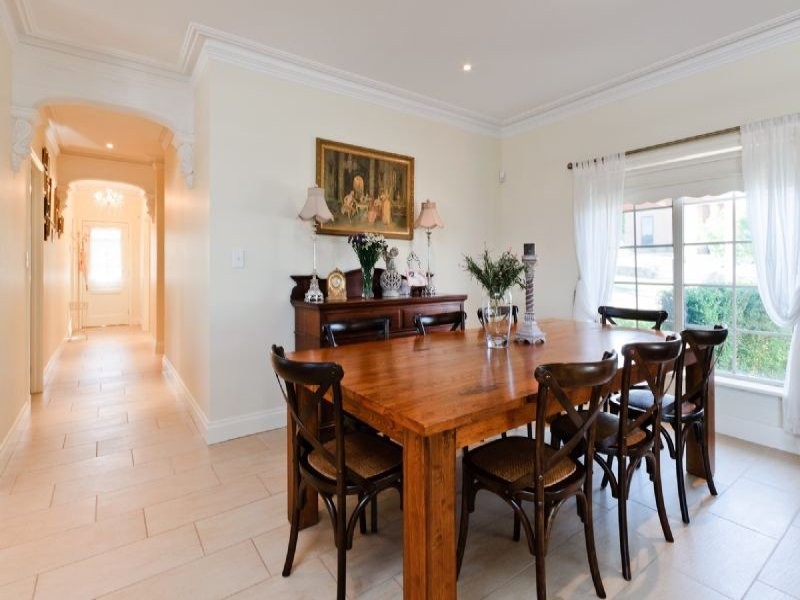 10 Maccoll Street, Craigieburn VIC 3064