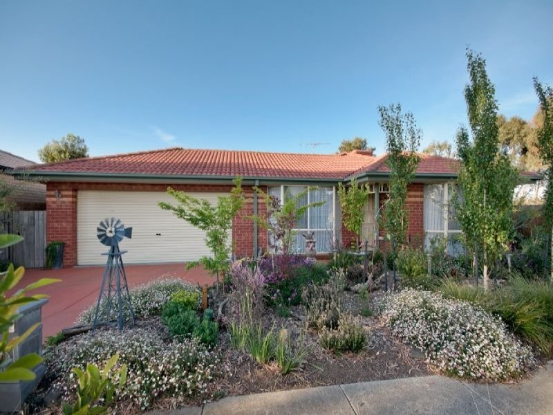 15 Armstrong Court, Roxburgh Park VIC 3064