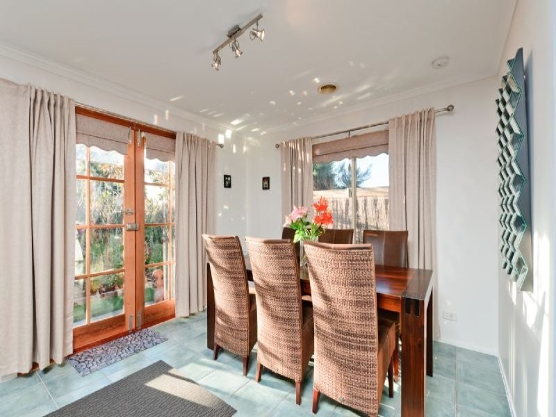 15 Armstrong Court, Roxburgh Park VIC 3064