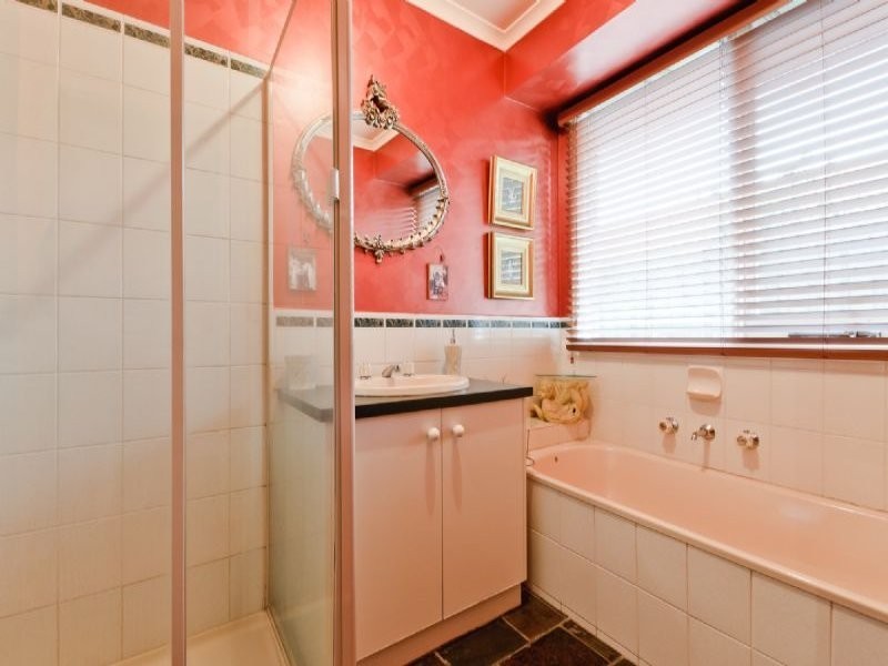 11 Haite Place, Roxburgh Park VIC 3064