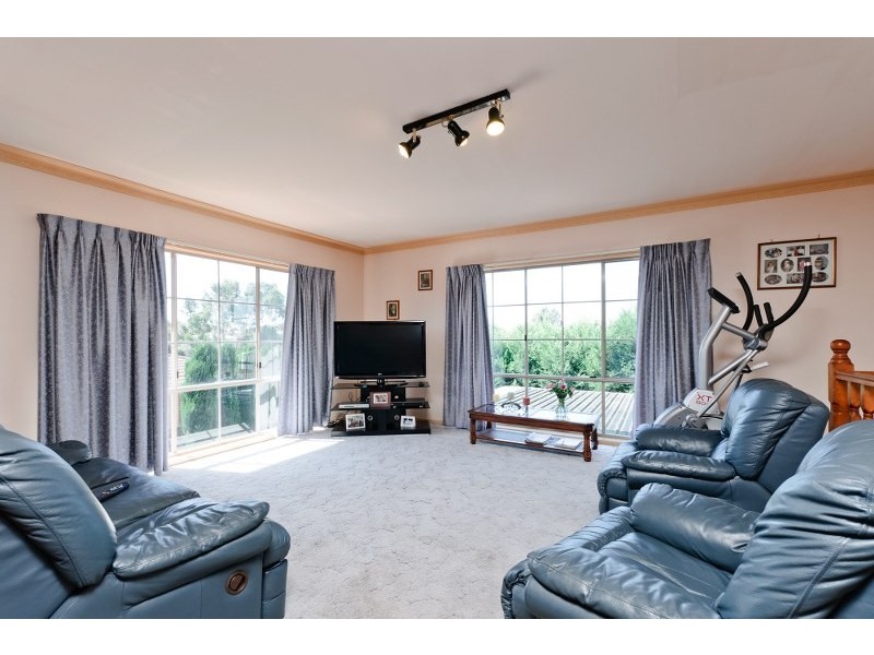 6 Falmer Place., Craigieburn VIC 3064