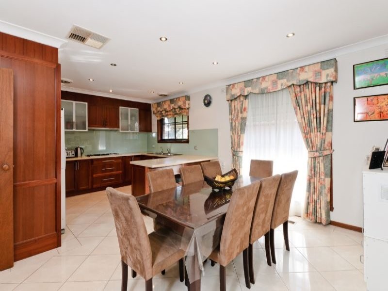 13 Pines Way, Craigieburn VIC 3064