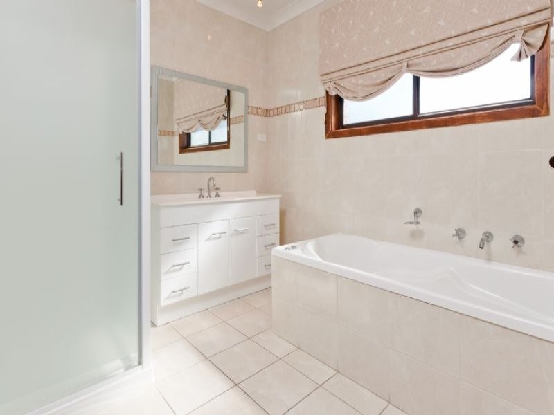 13 Pines Way, Craigieburn VIC 3064