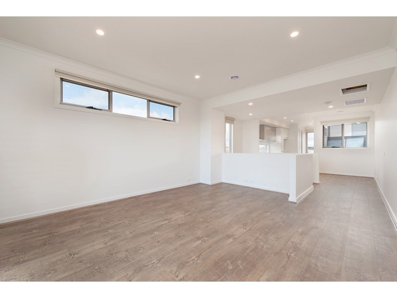16 Bayano Way, Craigieburn VIC 3064