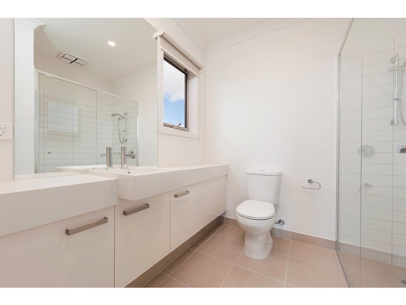 16 Bayano Way, Craigieburn VIC 3064
