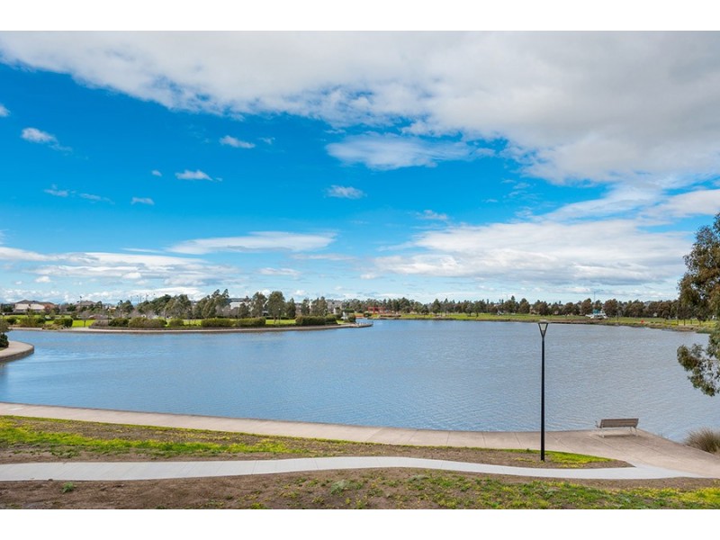 16 Bayano Way, Craigieburn VIC 3064