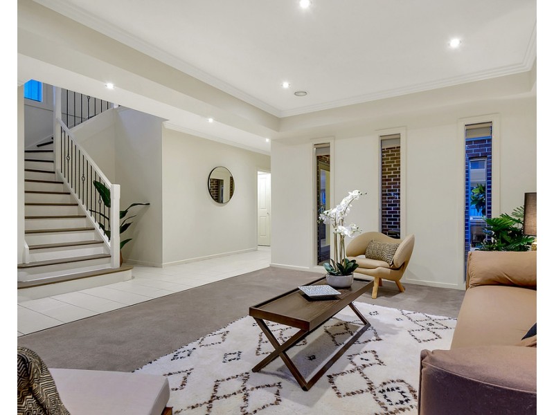 5 Astley Walk, Roxburgh Park VIC 3064