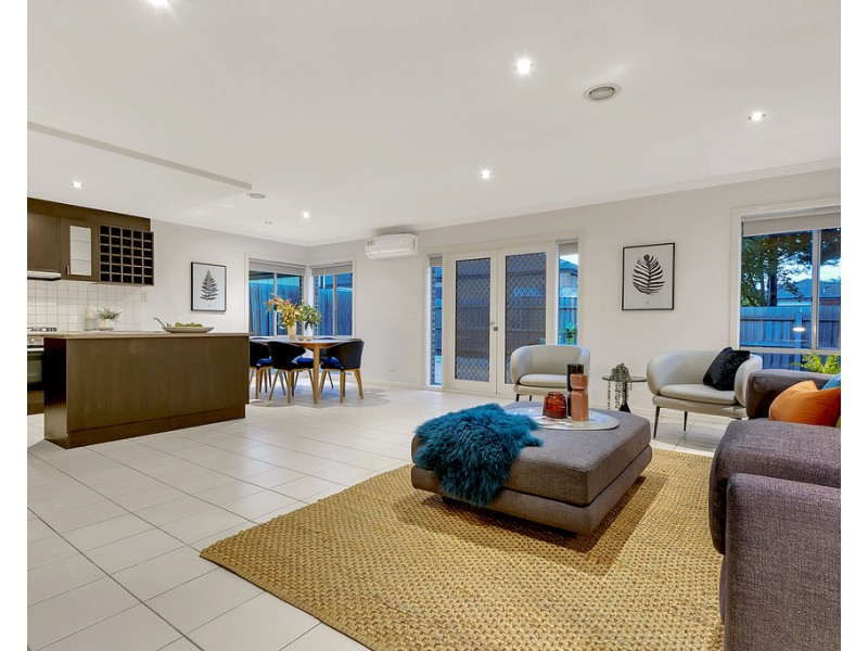 5 Astley Walk, Roxburgh Park VIC 3064