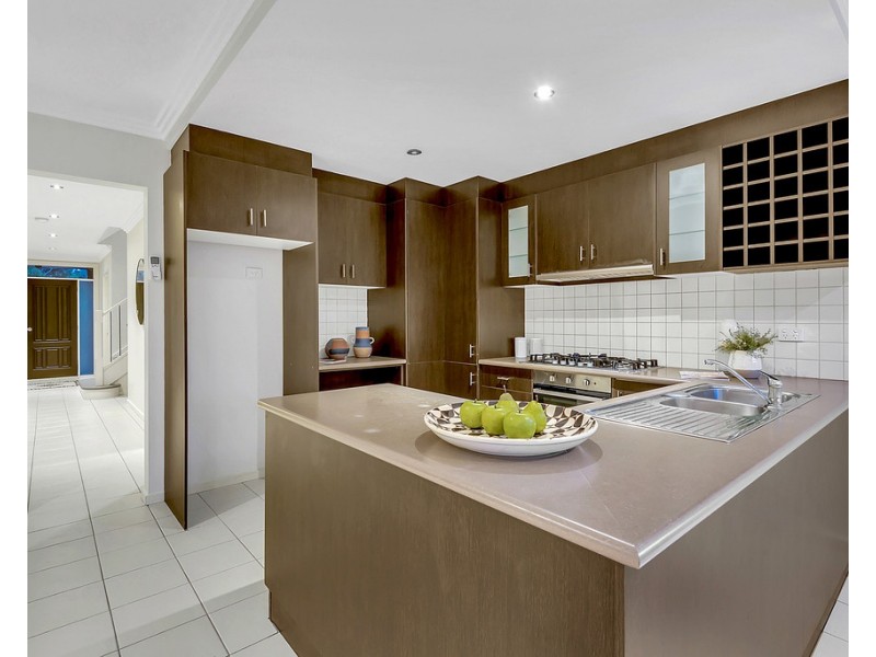 5 Astley Walk, Roxburgh Park VIC 3064